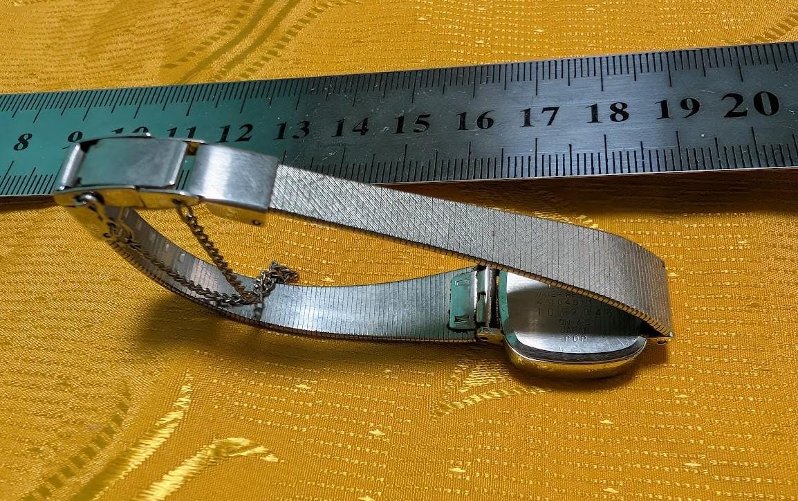 Vintage Pre-Owned Citizen 4-104811 Quartz Watch Japan Green Dial Square Women's Bracelet Watch Working Rare