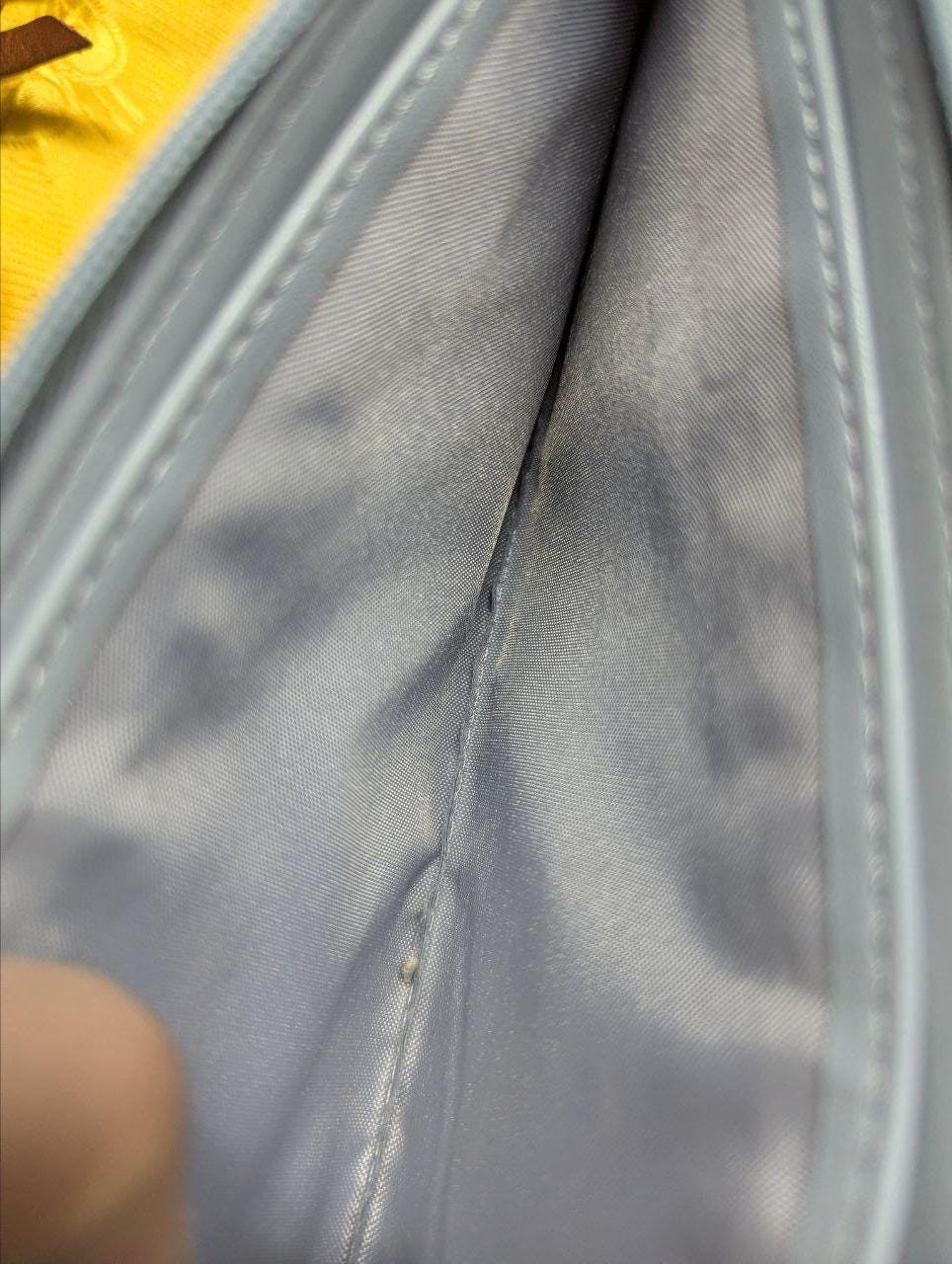 Pre-Owned Authentic Le Coq Sportif Long Wallet, Slim and Lightweight, with L-Zip