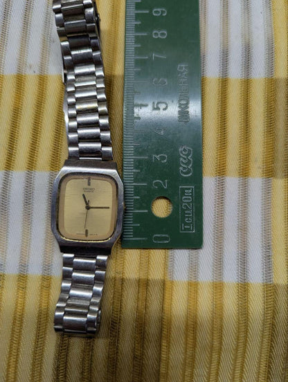 Vintage Pre-Owned Seiko Quartz 2C21-5330 Tank Watch Silver Tone Stainless Steel Bracelet Watch Rectangular Japan Ladies Watch