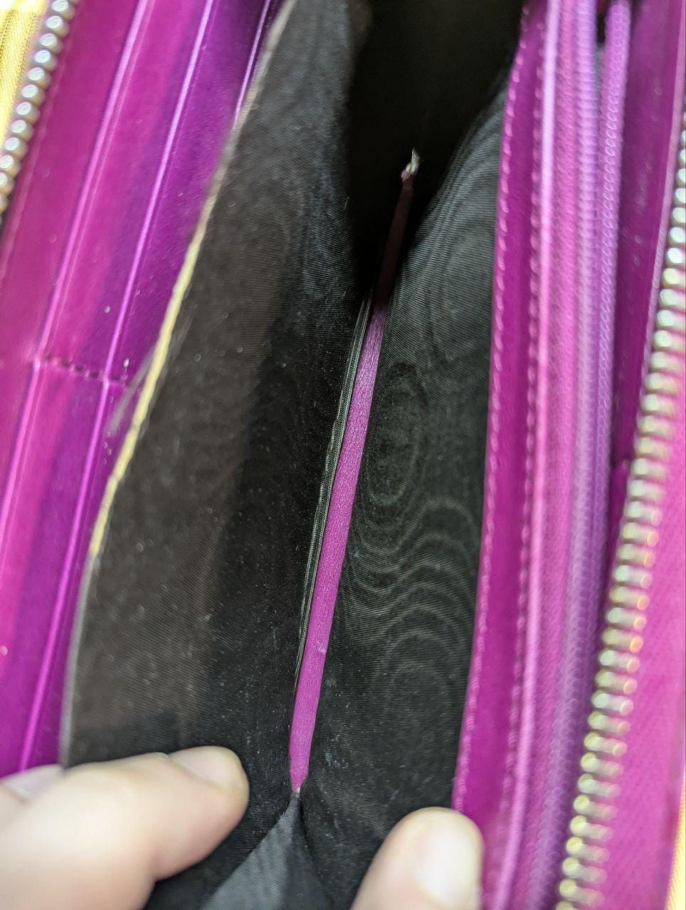 Vintage Pre-Owned Rare Gucci Nice Microguccissima Fuchsia Patent Leather Zip Around Continental Wallet Gold Stirrup