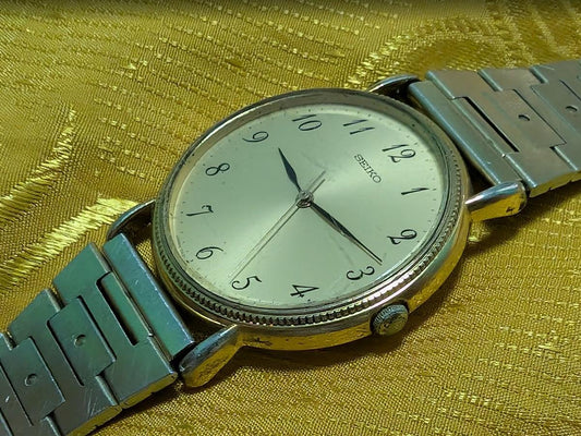 Rare Vintage Pre-Owned Seiko 7431-7060 Ultra Thin Quartz 32mm Original Bracelet Minimalist Dress Watch New Battery Running Japan