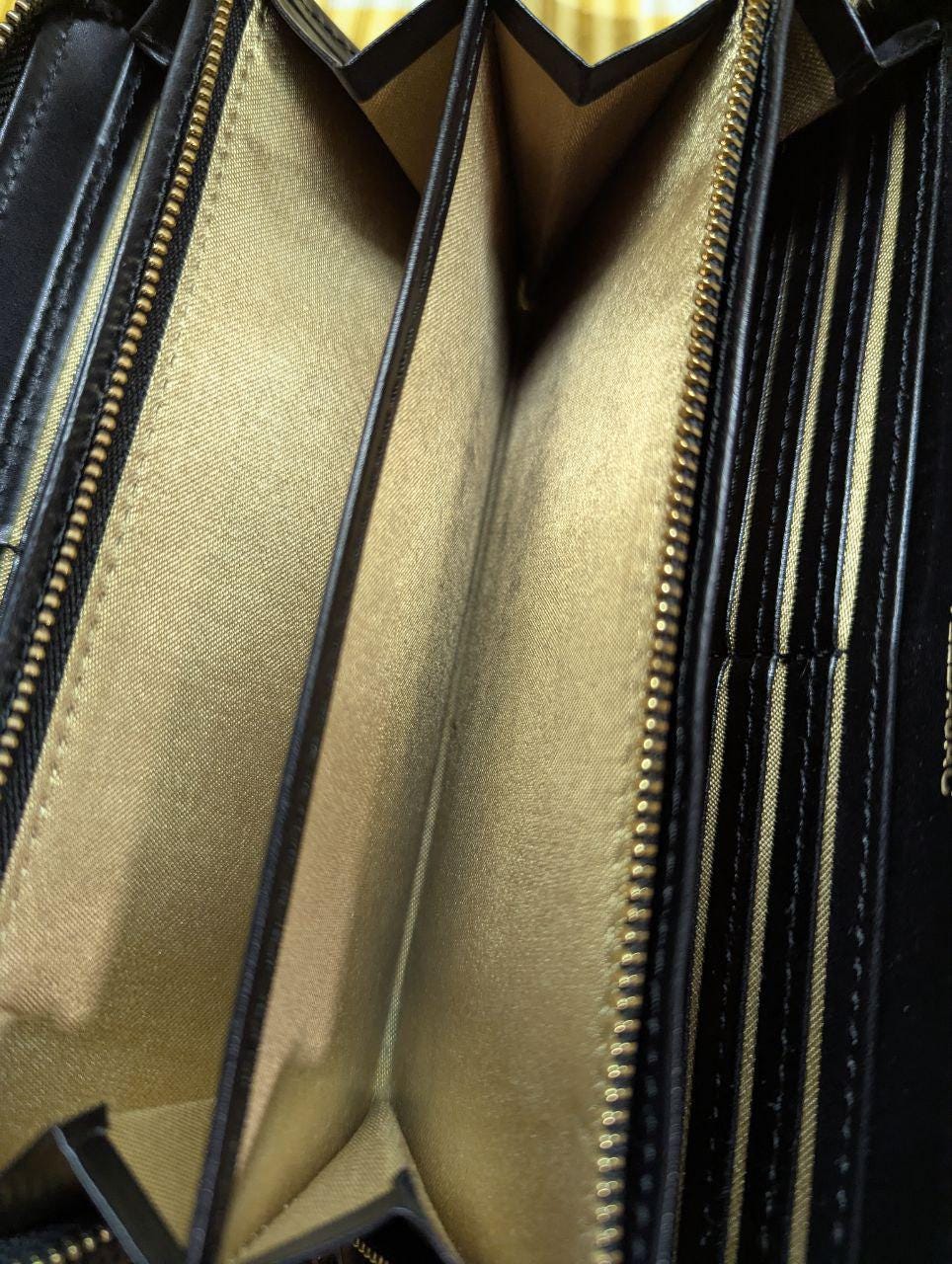 Pre-Owned Castelbajac Leather Round Zipper Long Wallet , Black