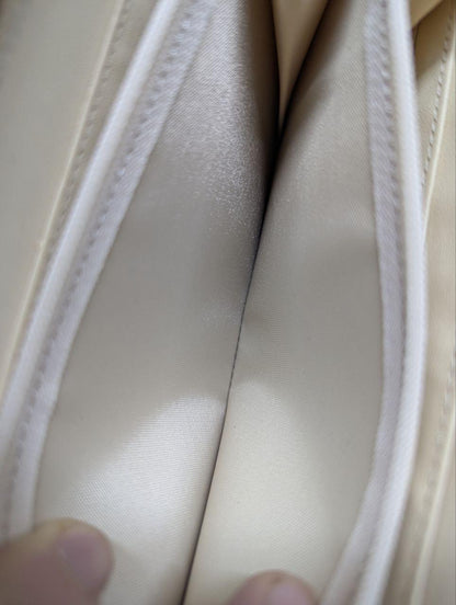 Pre-Owned Twany Long Wallet in Cream Ostrich Leather