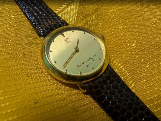 Vintage Pre-Owned Hennessy Paris Women’s Watch – Gold Tone – Premium Strap – Elegant Minimalist