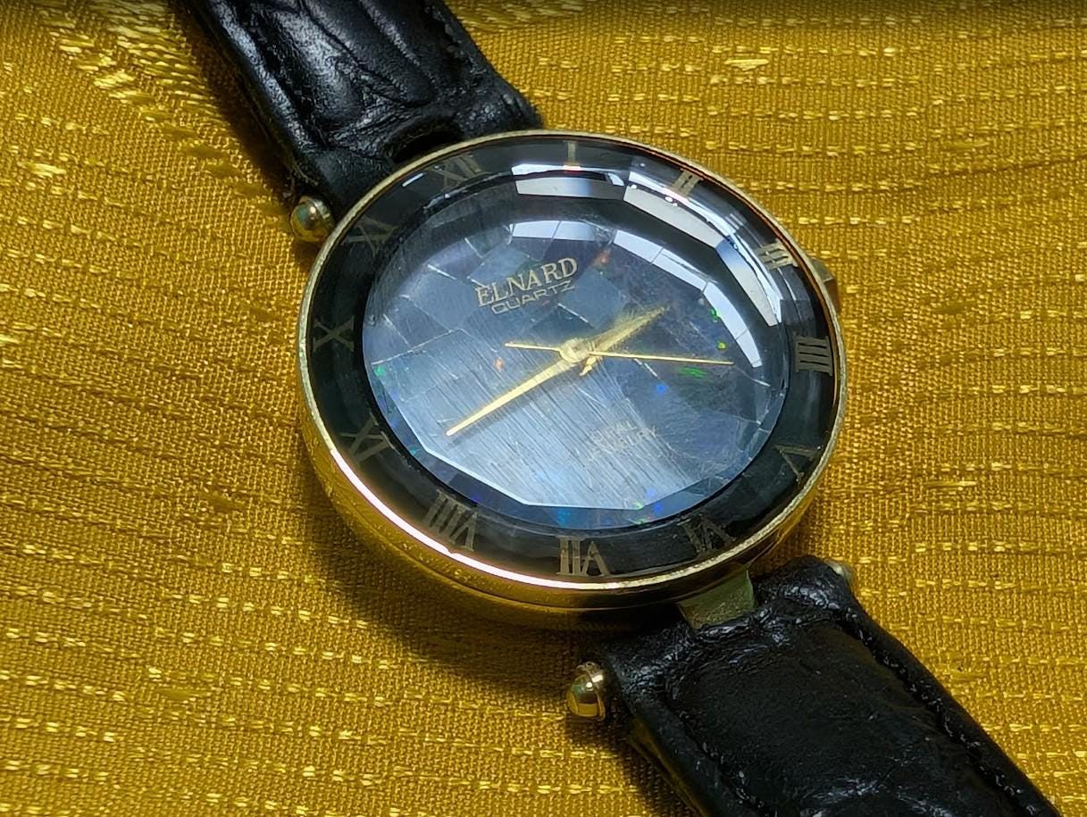 Rare vintage Pre-Owned elnard watch opal dial french movement 25mm women .Case 25mm.New battery.
