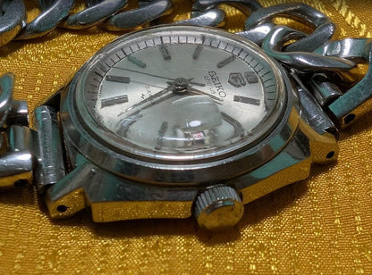 Seiko Chorus 2118-0260 Automatic Ladies Watch 21 Jewels Japan Vintage Pre-Owned Working Silver Dial Rare Bracelet Collectible