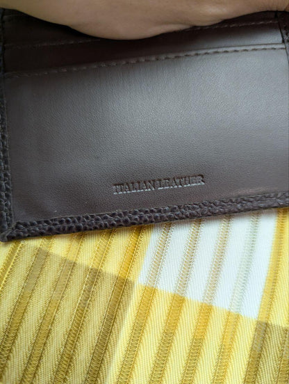 Pre-Owned Men's wallet made of Italian leather with coin case