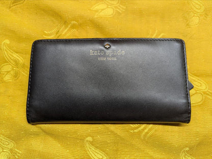 Pre-Owned Authentic Kate Spade New York Women's Wallet in Black