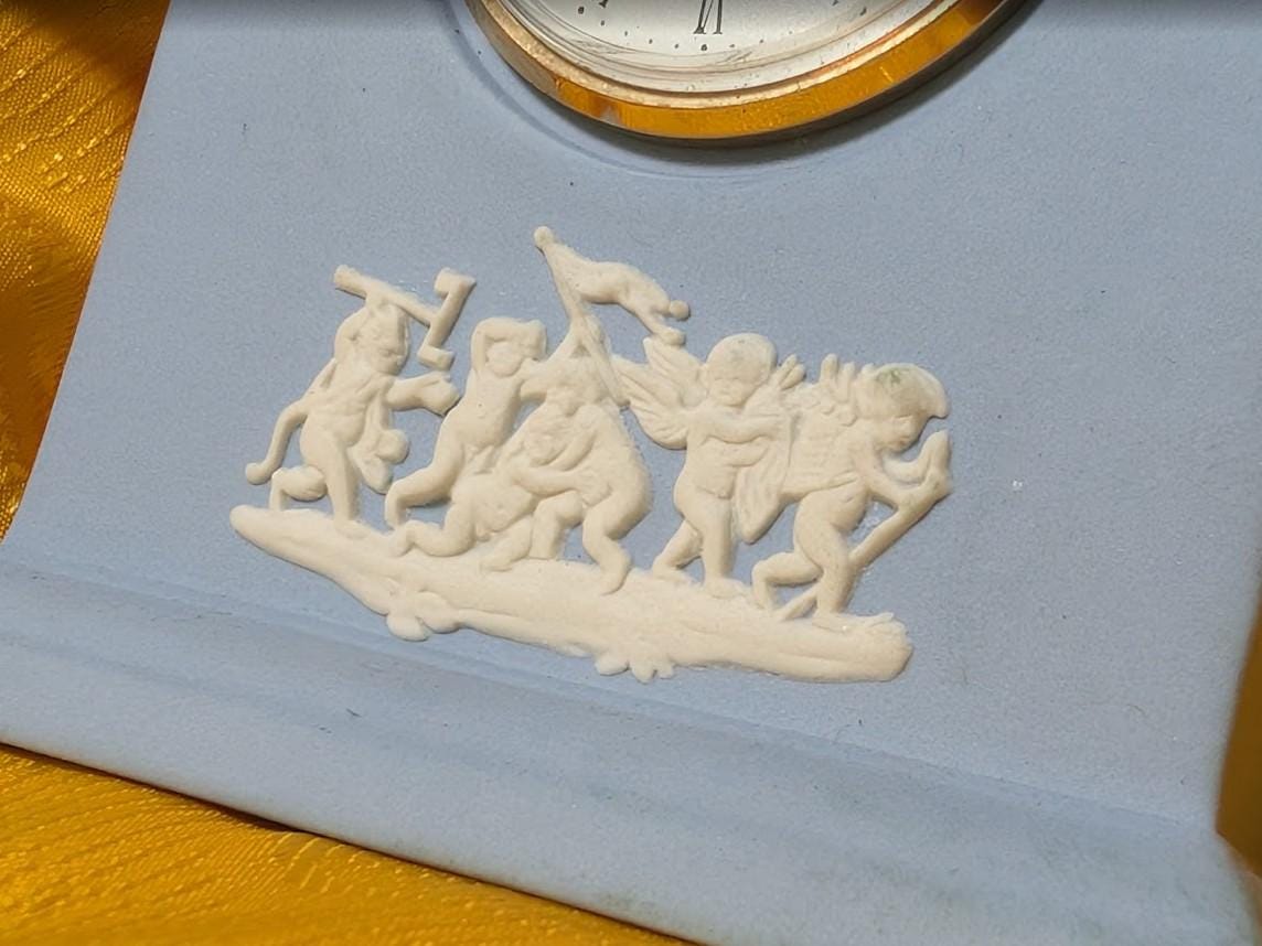 Vintage Pre-Owned Wedgwood Blue Jasperware Desk Clock Quartz England Cherubs Mini Mantel Clock Working New Battery
