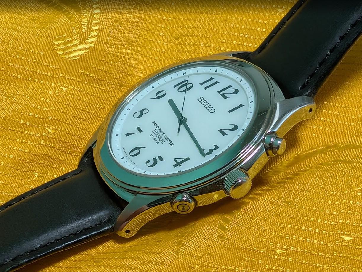 Pre-Owned Seiko Radio Wave Control Titanium 5B21-0AD0 JDM Quartz Watch 10 Jewels Japan Rare Titanium Mens Watch Original Strap.New battery.
