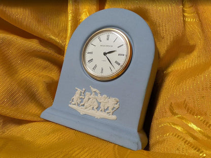 Vintage Pre-Owned Wedgwood Blue Jasperware Desk Clock Quartz England Cherubs Mini Mantel Clock Working New Battery