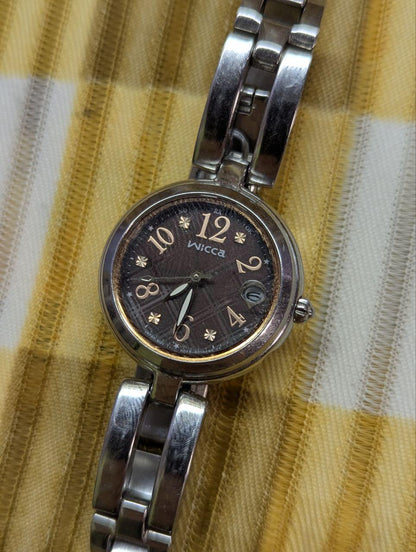 Vintage Pre-Owned Citizen Wicca H0F8 Solar Radio Controlled Women’s Watch Brown Dial Date Stainless Steel Bracelet Japan
