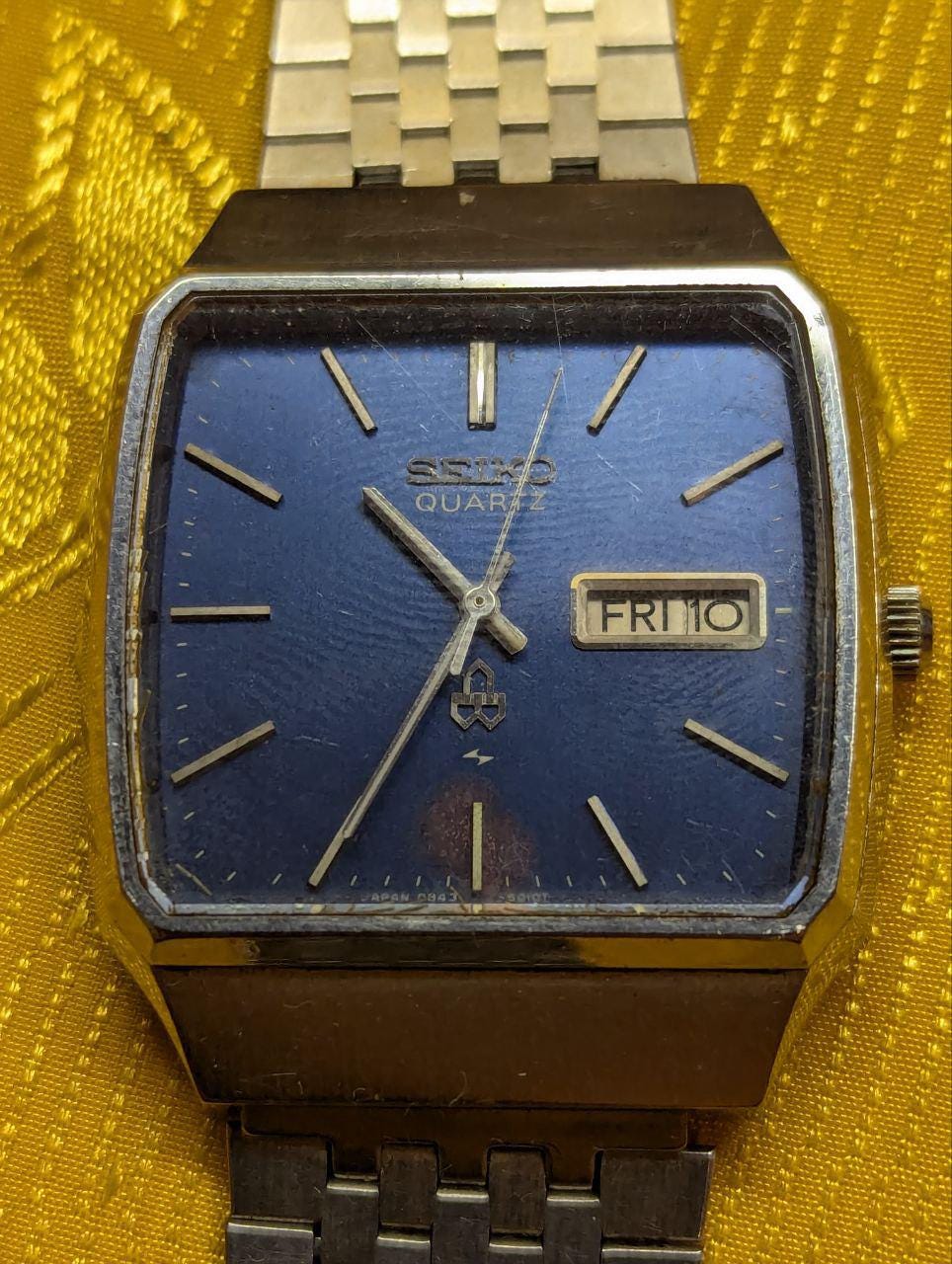 Seiko QUARTZ 0843-5010 Day/Date Vintage Pre-Owned MEN’S WATCH