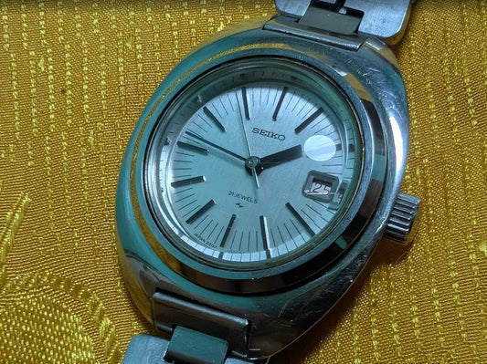Seiko 2202-0050 Ladies Watch Japan Vintage Pre-Owned Working 21 Jewels Silver Dial Original Bracelet Collectible Timepiece