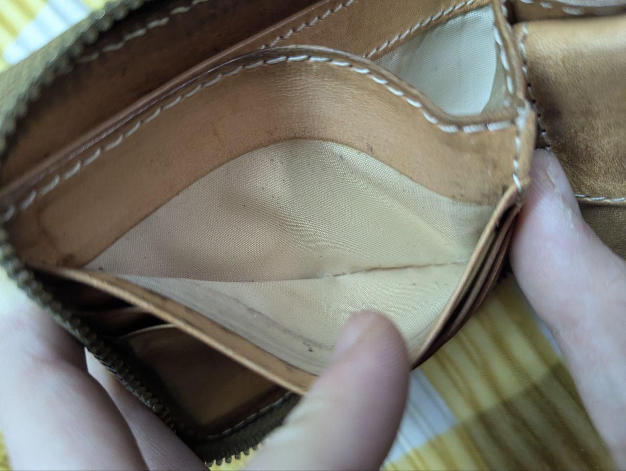 Vintage Pre-Owned DEGNER Basket Wallet with Zip , Squarefeet