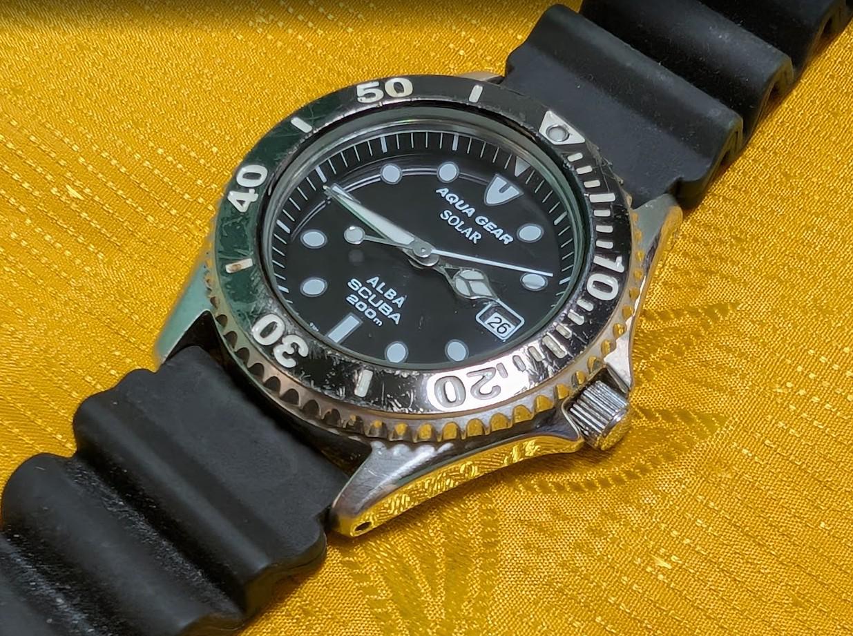 Rare Vintage Pre-Owned ALBA Aqua Gear Solar Scuba V145-0J90 200M Diver Solar Watch Black Dial Rotating Bezel 40mm Japan Runs Great