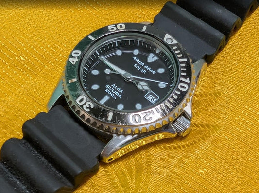 Rare Vintage Pre-Owned ALBA Aqua Gear Solar Scuba V145-0J90 200M Diver Solar Watch Black Dial Rotating Bezel 40mm Japan Runs Great