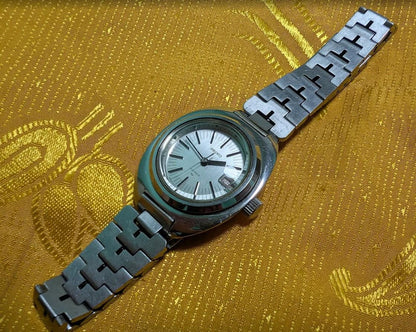 Seiko 2202-0050 Ladies Watch Japan Vintage Pre-Owned Working 21 Jewels Silver Dial Original Bracelet Collectible Timepiece