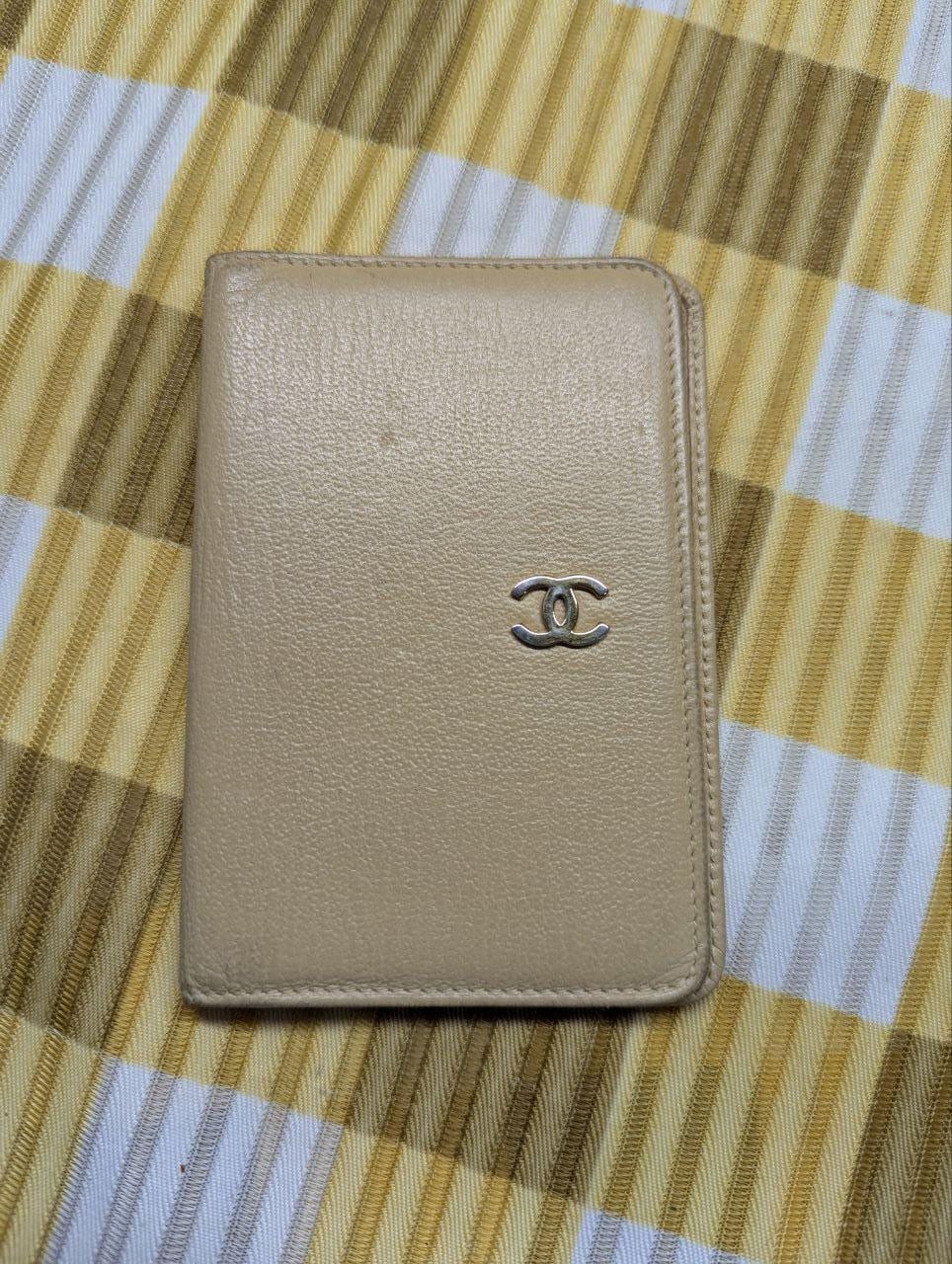 Vintage Chanel Beige Leather Card Holder Wallet Small Classic Designer Accessory With CC Logo Made In France Authentic Pre Owned