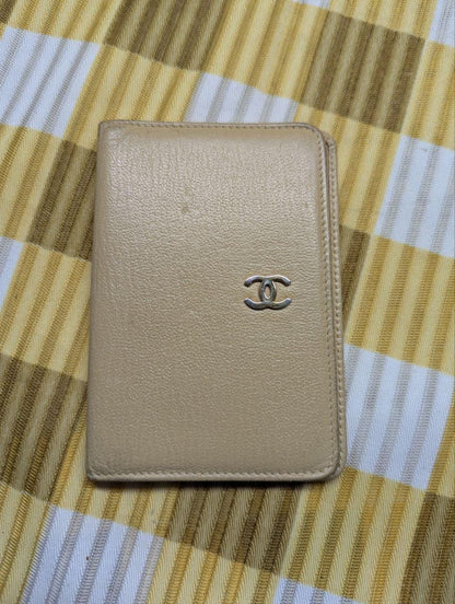 Vintage Chanel Beige Leather Card Holder Wallet Small Classic Designer Accessory With CC Logo Made In France Authentic Pre Owned