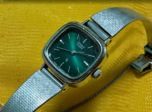 Vintage Pre-Owned Citizen 4-104811 Quartz Watch Japan Green Dial Square Women's Bracelet Watch Working Rare