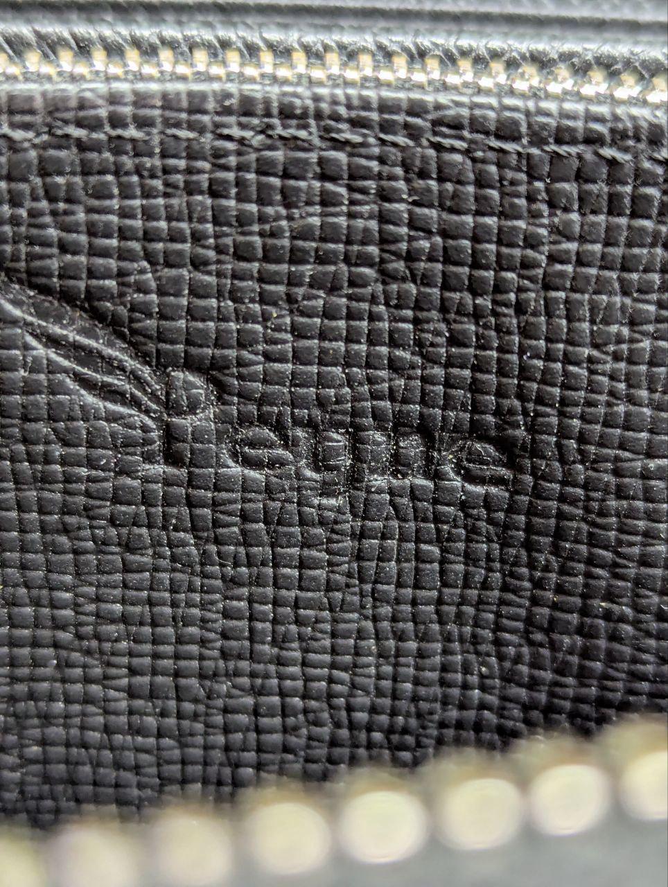 Pre-Owned Peyne Long Men's Leather Carbon Zip Around Wallet Bifold