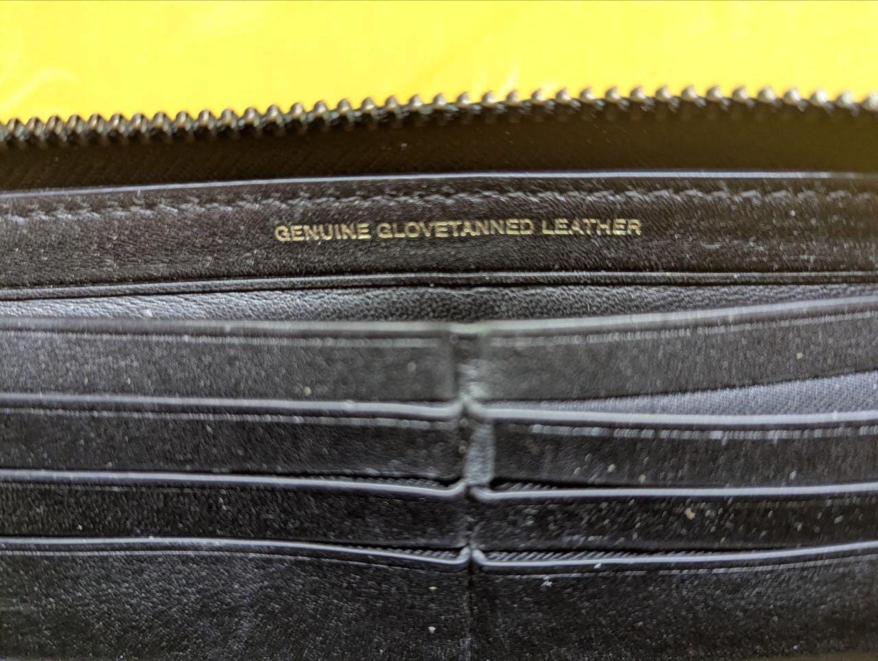 Vintage Pre-Owned Coach Long Zip-Around Wallet Genuine Glovetanned teather , Black