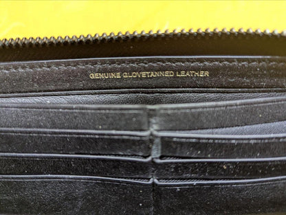 Vintage Pre-Owned Coach Long Zip-Around Wallet Genuine Glovetanned teather , Black