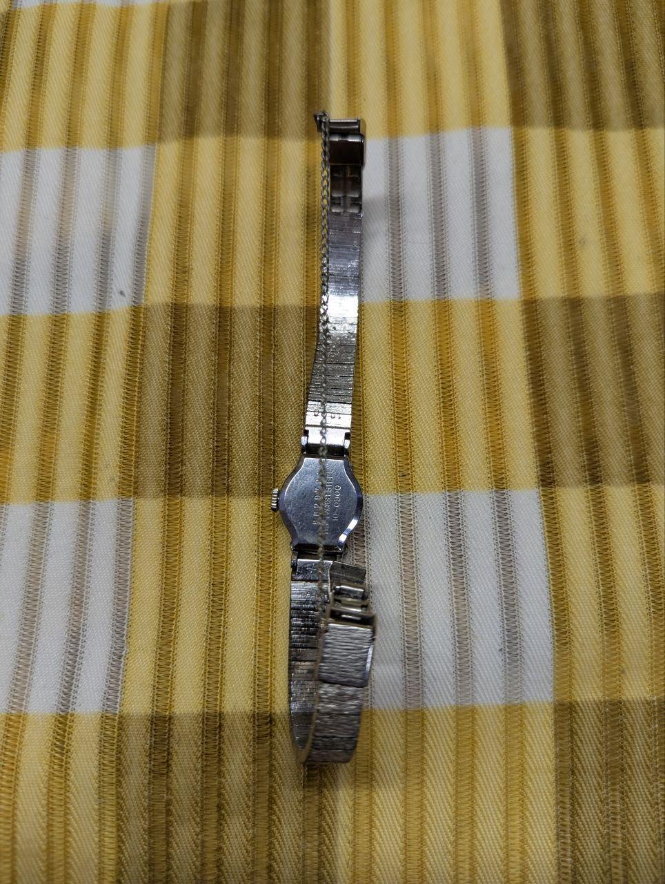 Vintage Pre-Owned Seiko Ladies Mechanical Watch 21 Jewels Silver Tone Dress Wristwatch Working Japan 10-0900 Petite Bracelet Watch Vintage Jewelry