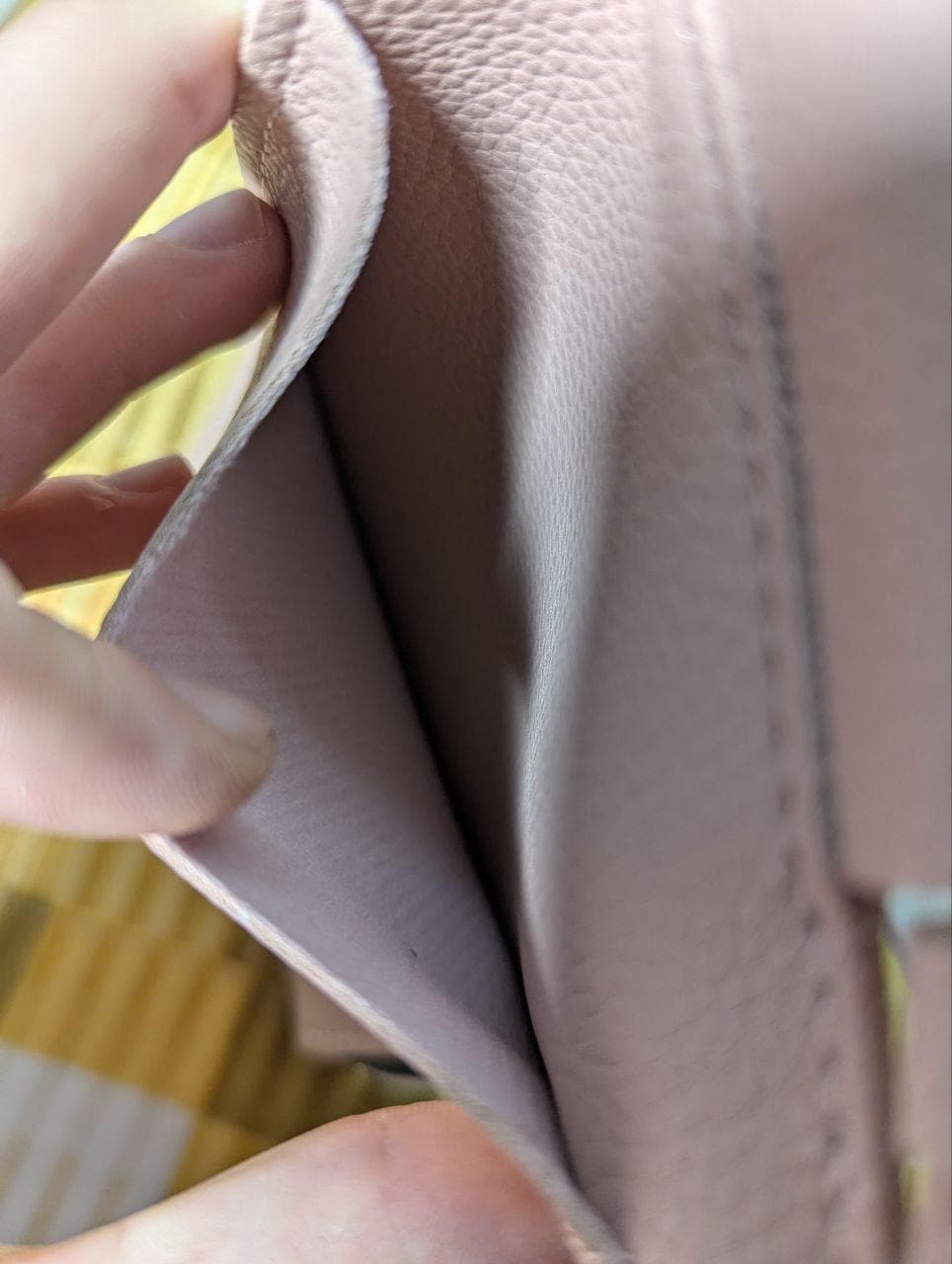 Pre-Owned Kluga Pink Smartphone Neck Pouch, Soft Textured Mini Bag, Zippered Essentials Holder