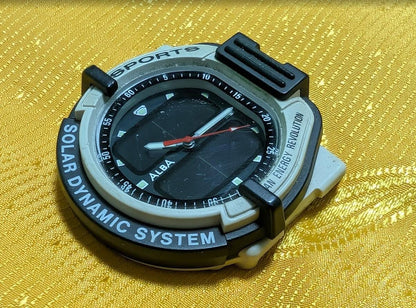 Vintage Pre-Owned Seiko Alba V851-5001 Solar Dynamic System Sports Watch 42mm Rare Futuristic Japan