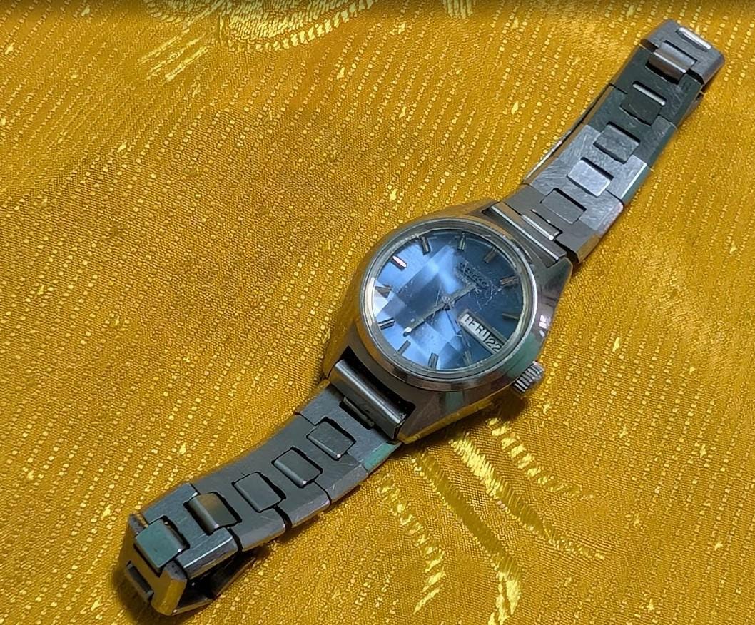 Vintage Pre-Owned Seiko Automatic 2706-0170 Ladies Watch 21 Jewels Blue Dial Original Bracelet 24mm Day Date Working Japan