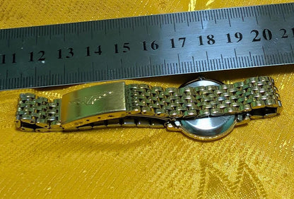 Vintage Pre-Owned Longines Quartz 9 Jewels Swiss Ladies Watch 23mm Steel Bracelet Working New Battery
