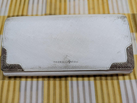Vintage Pre-Owned PATRICK COX Long wallet white Genuine Leather