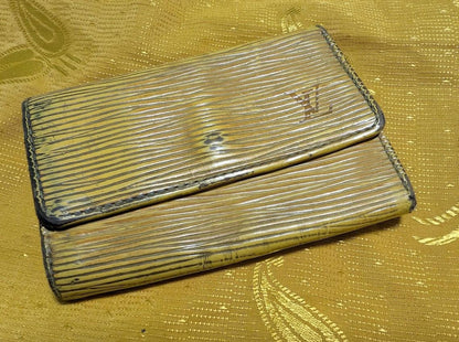 Louis Vuitton Epi Leather Key Holder Wallet Vintage Pre-Owned Yellow 4 Hooks Made in Spain LV Organizer Classic