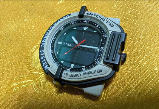 Vintage Pre-Owned Seiko Alba V851-5001 Solar Dynamic System Sports Watch 42mm Rare Futuristic Japan