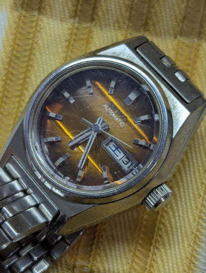 Vintage Pre-Owned Seiko Automatic 2206-0520 Ladies Watch Brown Sunburst Dial Day Date Japan Working