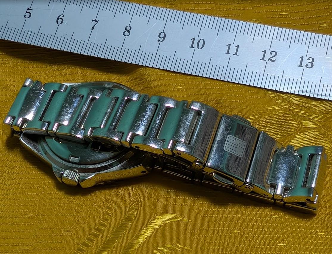 Salvatore Marra SM6501 Vintage Pre-Owned Women Watch 100 Diamonds Crystal Bezel Mother of Pearl Dial 33mm Case Steel Bracelet Elegant