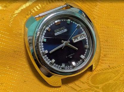 Pre-Owned Rare Seiko 5 Actus 7019-7010 Automatic 21 Jewels JDM Blue Dial Barrel Case 41mm Working
