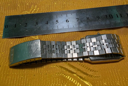 Vintage Pre-Owned Seiko 9021-5210 JDM Tank Style Rectangular 27mm Gold Dial Quartz Watch Japan Working Rare