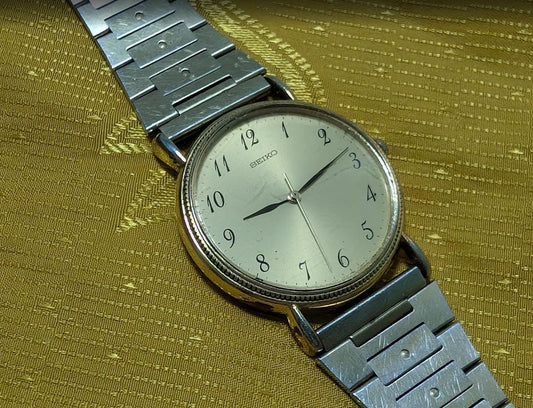 Rare Vintage Pre-Owned Seiko 7431-7060 Ultra Thin Quartz 32mm Original Bracelet Minimalist Dress Watch New Battery Running Japan