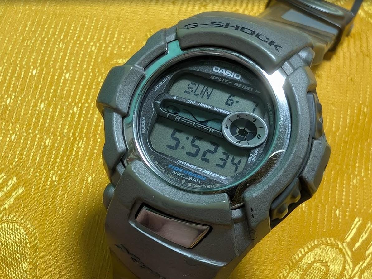 Vintage Pre-Owned Casio G-Shock DWX-110 Digital Watch WR200M Shock Resist Rare Y2K Gray Resin Working 47mm Japan