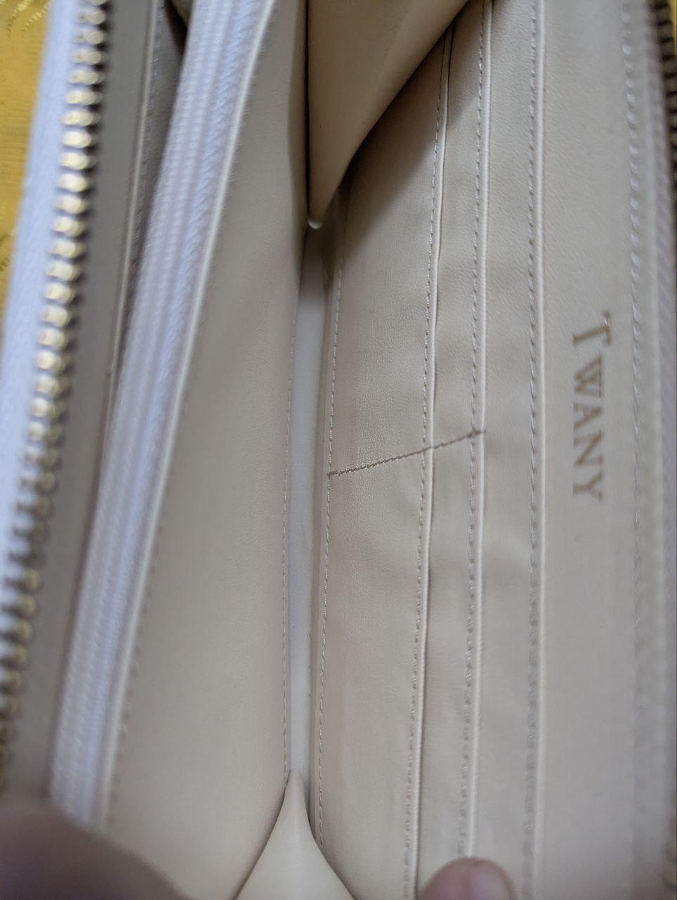 Pre-Owned Twany Long Wallet in Cream Ostrich Leather