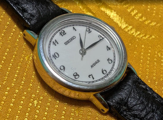 Rare Vintage Pre-Owned Seiko Avenue 1F21-0C40 JDM Ladies Quartz Watch Japan White Dial Japanese Kanji Caseback 24mm