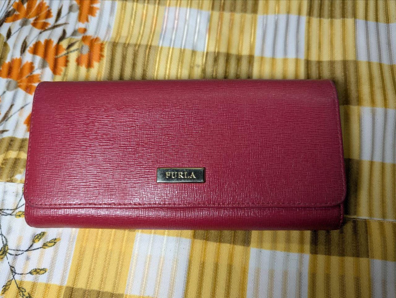 Furla Red Textured Leather Long Wallet – Pre-Owned Designer Accessory