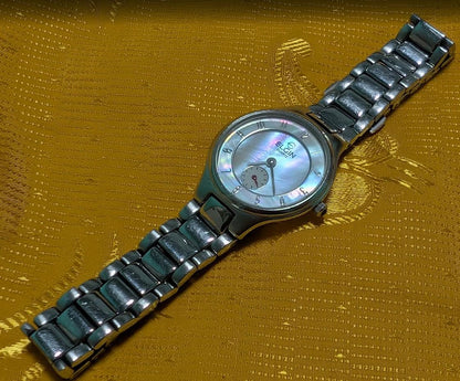 Rare Vintage Pre-Owned Elgin FK-1288 Ladies Watch Mother of Pearl Dial Small Seconds 21mm Working Quartz