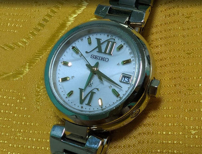 Vintage Pre-Owned Seiko Radio Wave Control Solar 1B22-0AC0 Womens Watch 25mm Luxury Japan Working Watch