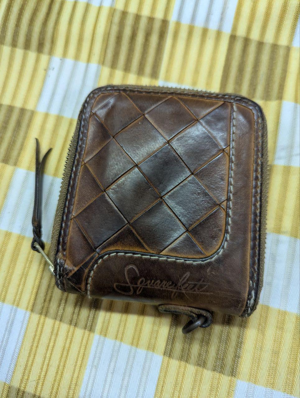Vintage Pre-Owned DEGNER Basket Wallet with Zip , Squarefeet
