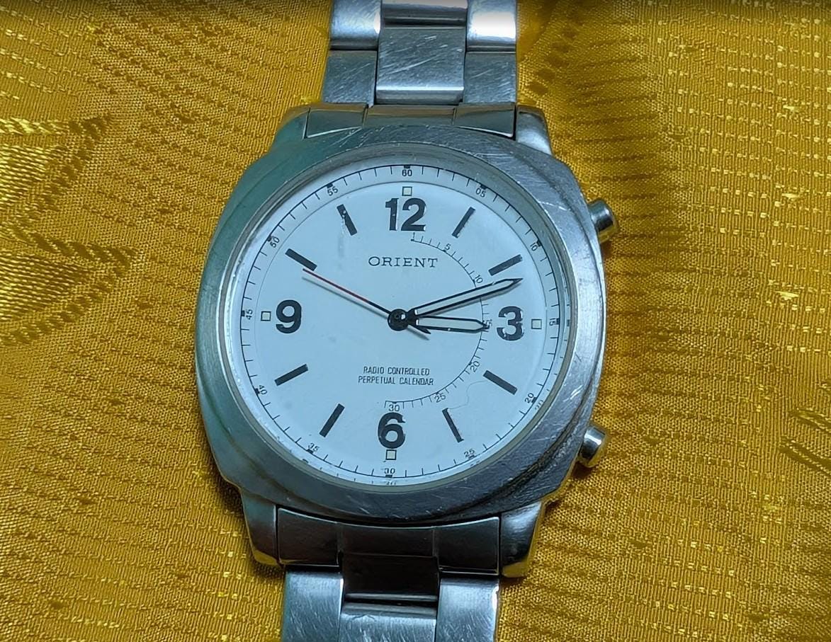 RARE Vintage Pre-Owned Orient Radio Controlled Perpetual Calendar Watch JDM Stainless Steel Bracelet Quartz Men's Classic Japan Watch 38mm.New Battery