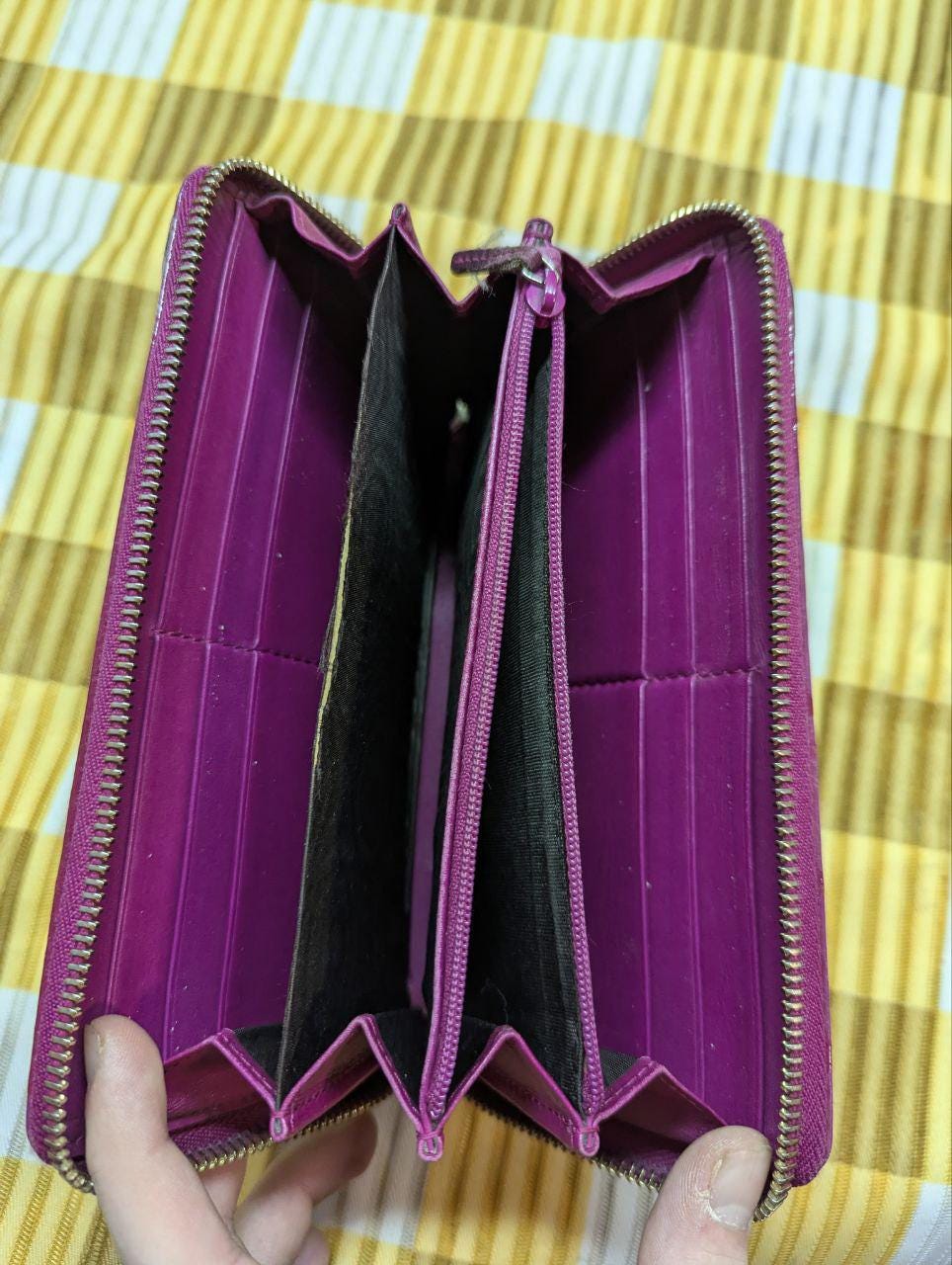 Vintage Pre-Owned Rare Gucci Nice Microguccissima Fuchsia Patent Leather Zip Around Continental Wallet Gold Stirrup